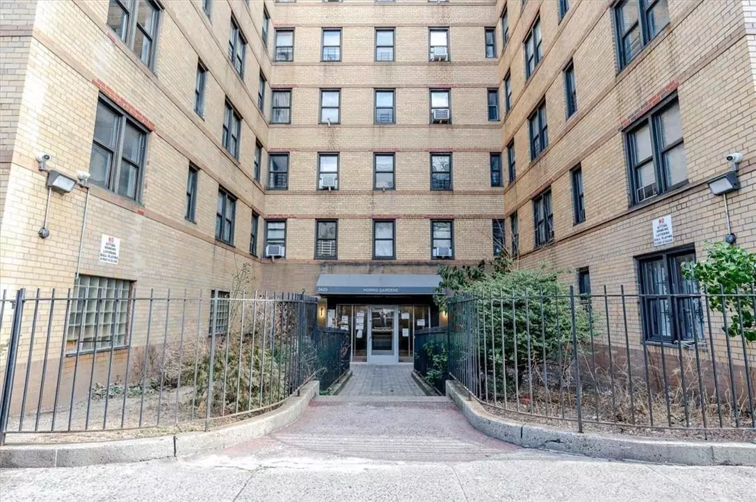 Bronx, NY 10468,2420 Morris AVE #1E