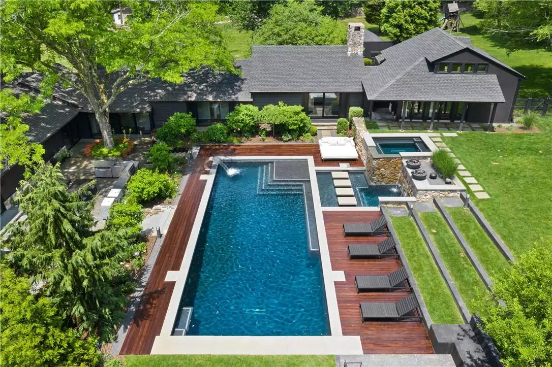 Pound Ridge, NY 10576,167 Salem RD