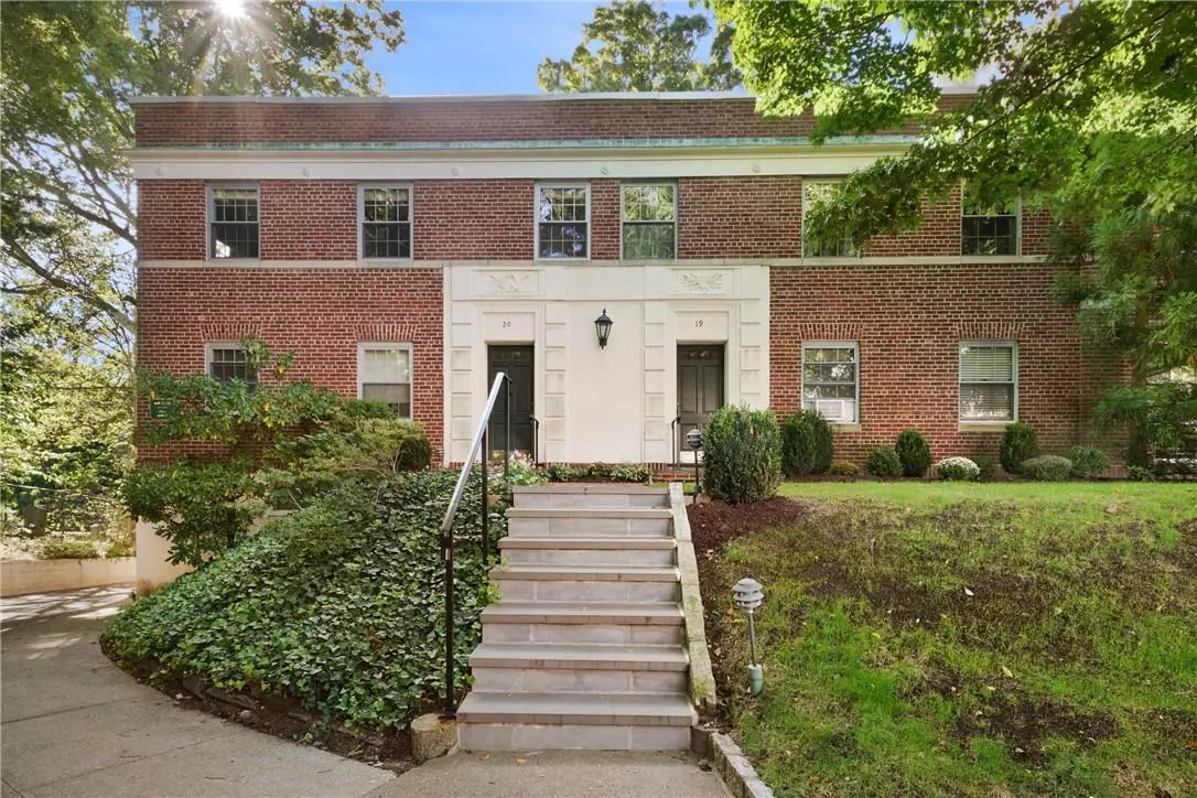 Bronxville, NY 10708,20 Alden PL #2A