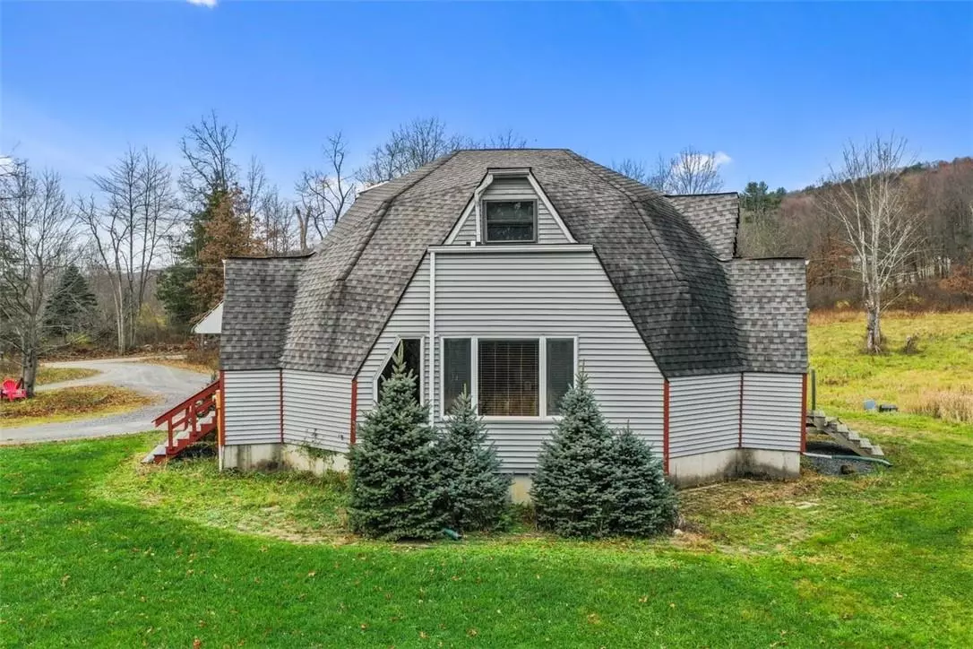 New Paltz, NY 12561,100 Rose LN