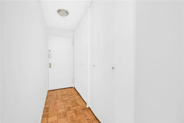 3333 Henry Hudson Pkwy #15P, Bronx, NY 10463