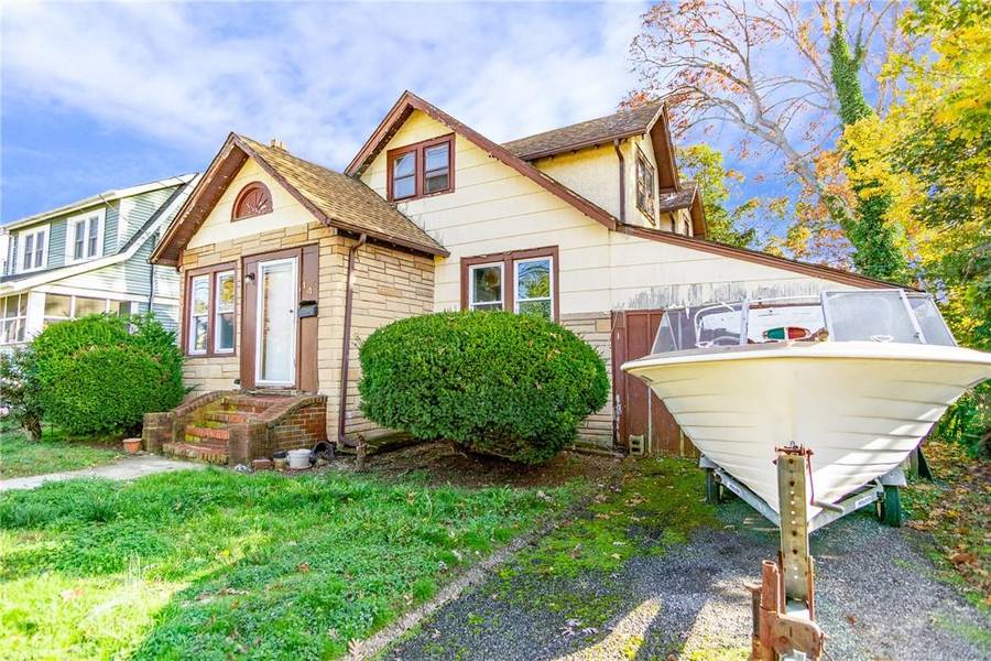 14 Gill AVE, Freeport, NY 11520