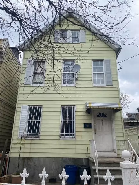 Bronx, NY 10466,659 E 229th ST