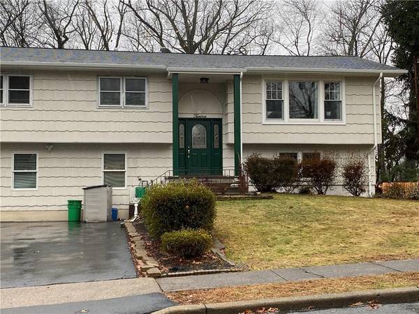 12 Guttman LN, Pearl River, NY 10965