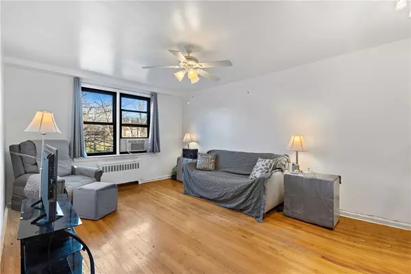 3840 Greystone AVE #3L, Bronx, NY 10463