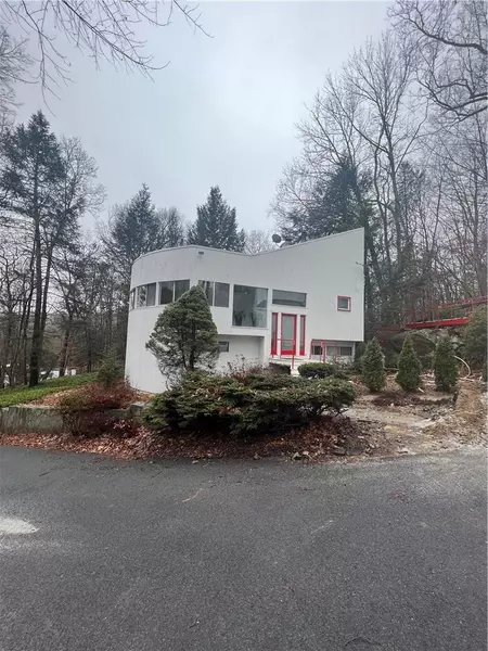 31 Winterbottom LN, Pound Ridge, NY 10576