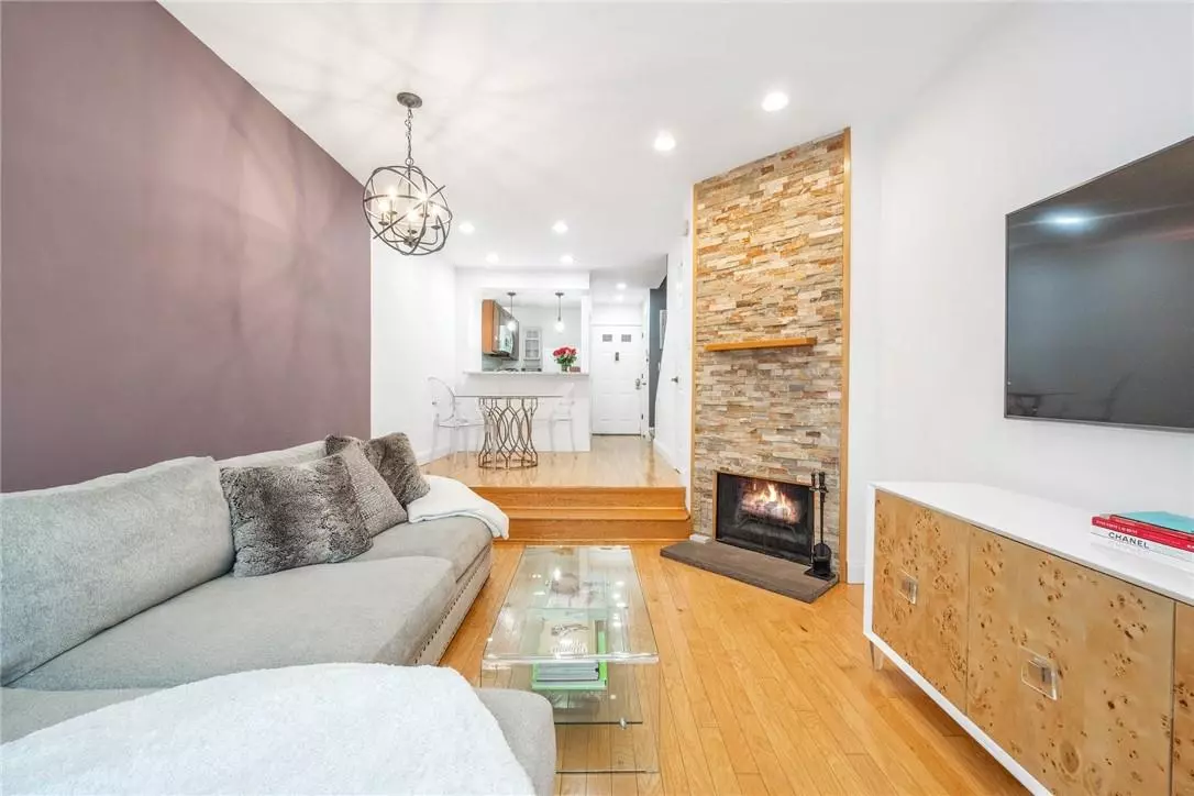White Plains, NY 10603,10 Westview #C