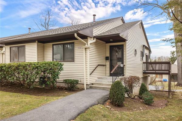 122 Columbia CT #D, Yorktown Heights, NY 10598