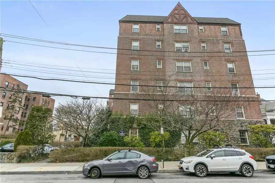 155 Centre AVE #1C, New Rochelle, NY 10805