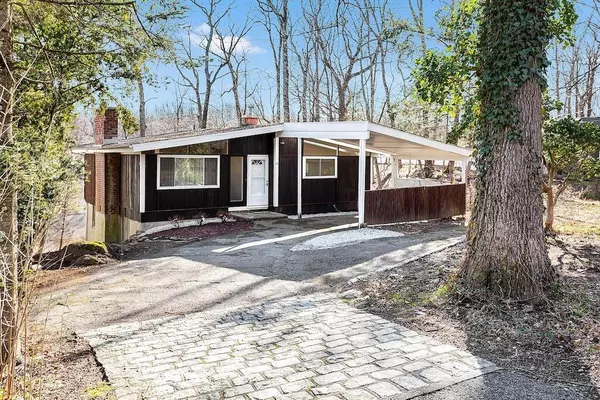 25 Woodland RD, Pleasantville, NY 10570