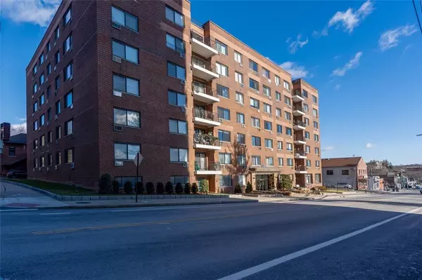 25 LAKE ST #2D, White Plains, NY 10603