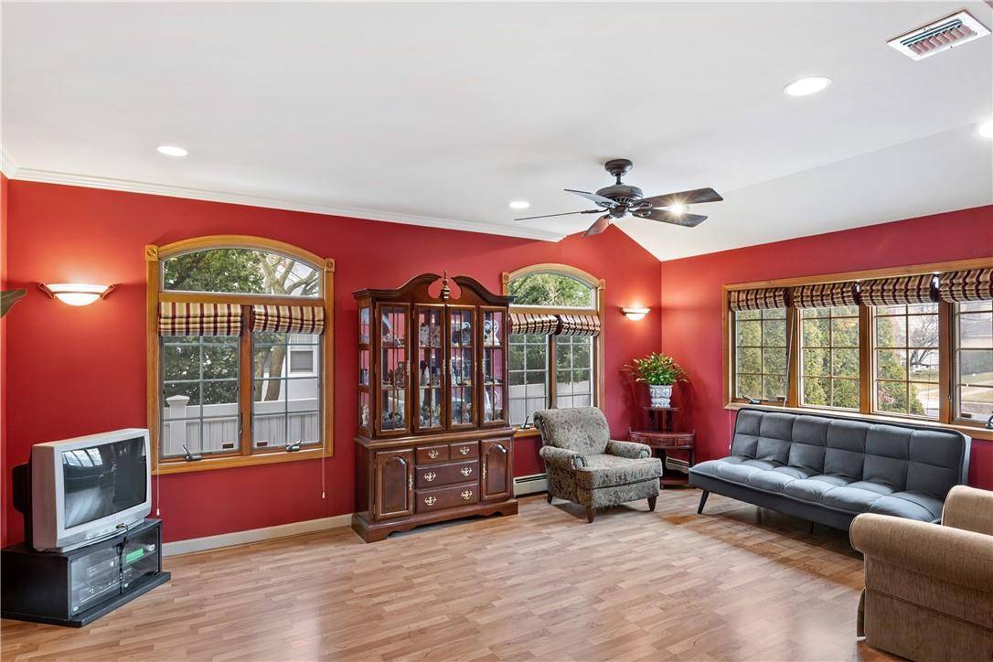 272 Rider AVE, Malverne, NY 11565