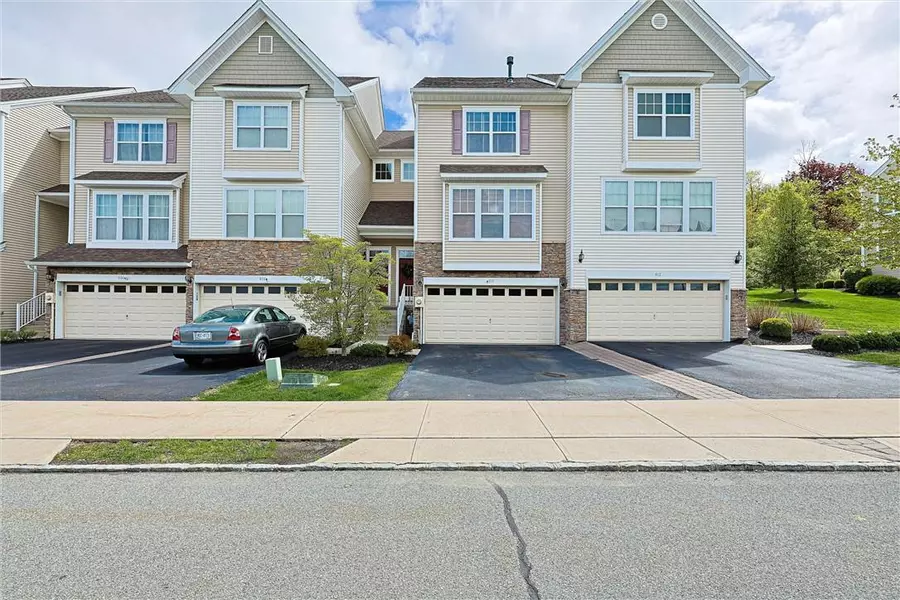 810 Hawthorn WAY, New Windsor, NY 12553