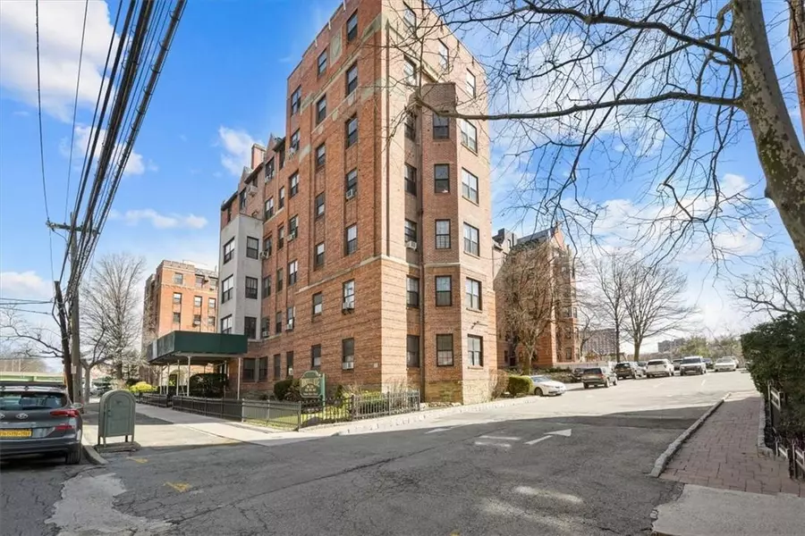 824 Bronx River RD #5C, Bronxville, NY 10708