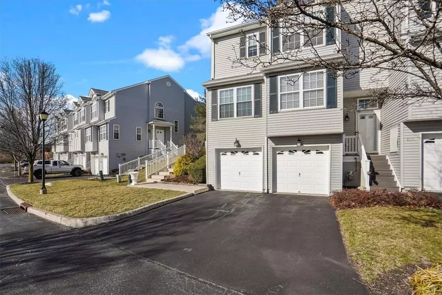 1013 Ethan Allen DR, New Windsor, NY 12553
