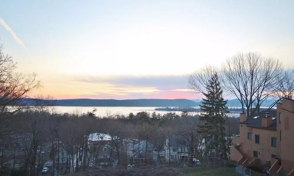 Ossining, NY 10562,34 Hudson View HL