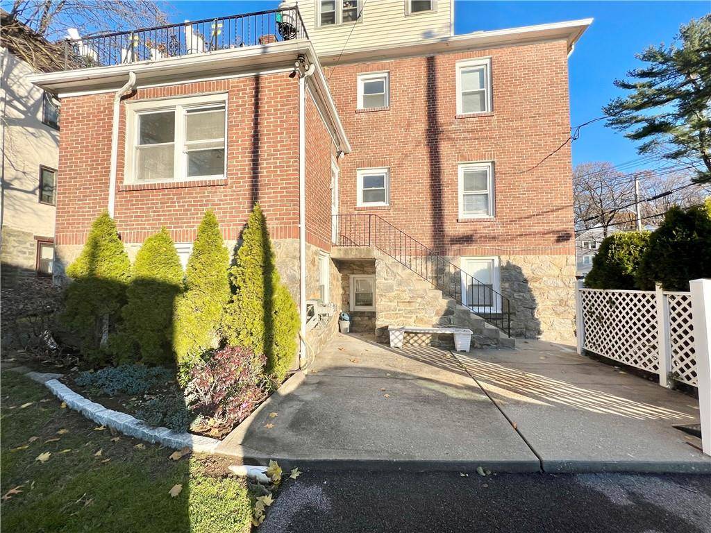 33 Lester PL, Larchmont, NY 10538