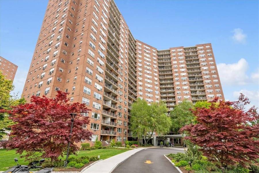 5800 Arlington AVE #10W, Bronx, NY 10471