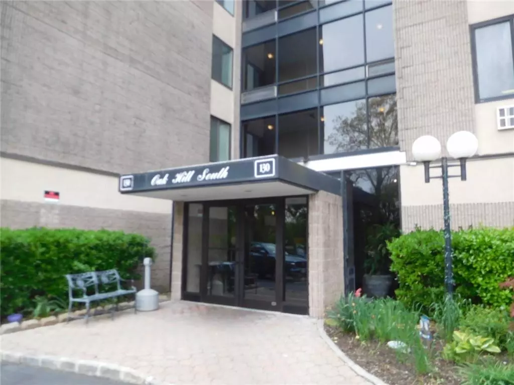 Yonkers, NY 10710,130 Colonial Pkwy #3A