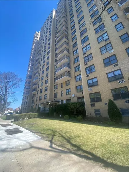 920 Metcalf AVE #7K, Bronx, NY 10473