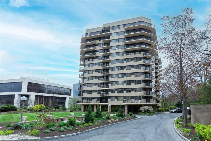 25 Rockledge AVE #206, White Plains, NY 10601