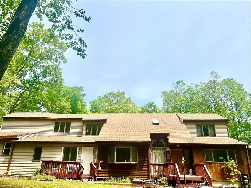 23 Dakota CT, Bloomingburg, NY 12721