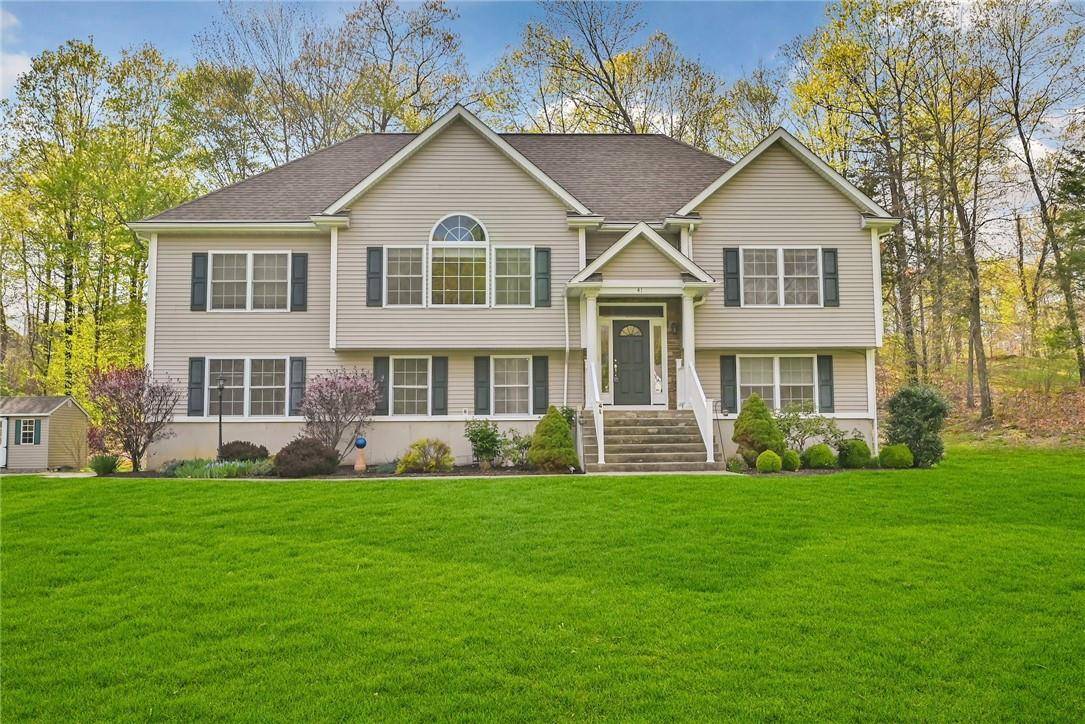 41 Derek DR, Hopewell Junction, NY 12533