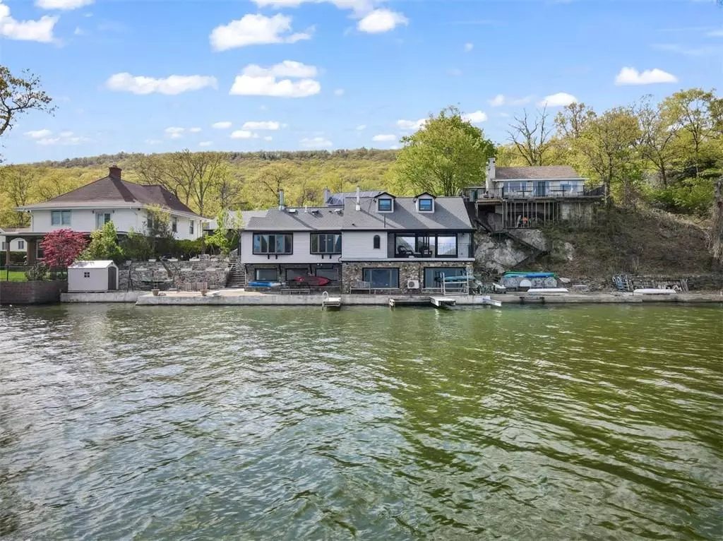 Greenwood Lake, NY 10925,176 Lake Shore RD