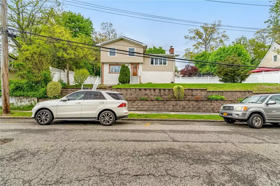 40 Hunt AVE, Yonkers, NY 10710