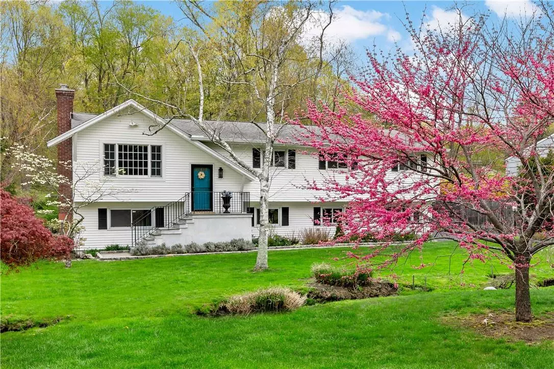 Chappaqua, NY 10514,10 Birch LN