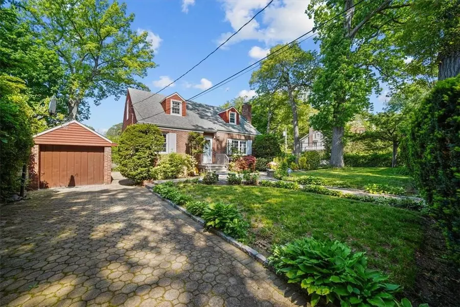 308 Van Cortlandt Park AVE, Yonkers, NY 10705