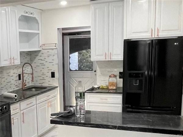 11 Secora RD #A14, Monsey, NY 10952