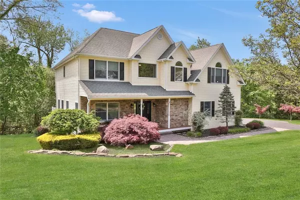 25 Carley CT, West Nyack, NY 10994