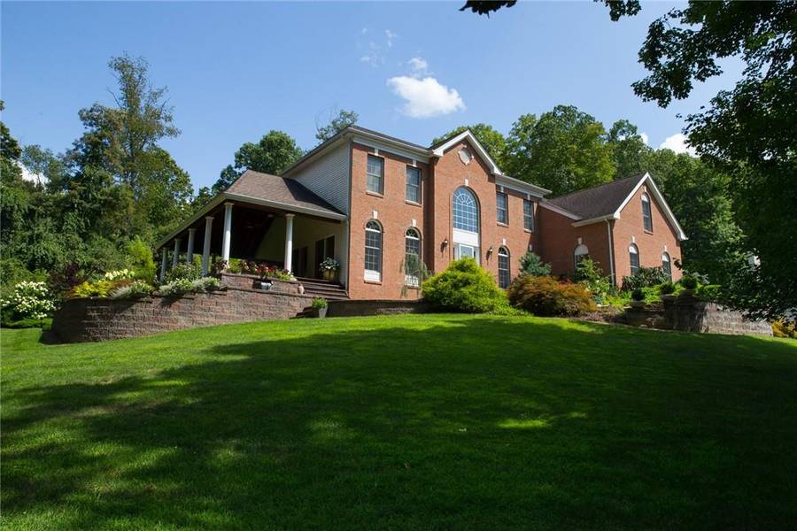 124 Creekside RD, Hopewell Junction, NY 12533