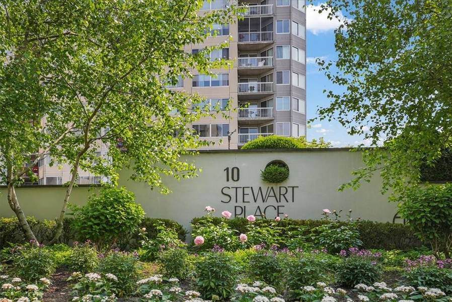 10 Stewart PL #6EE, White Plains, NY 10603