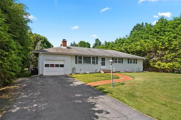 43 Lakeview RD, Poughkeepsie, NY 12603