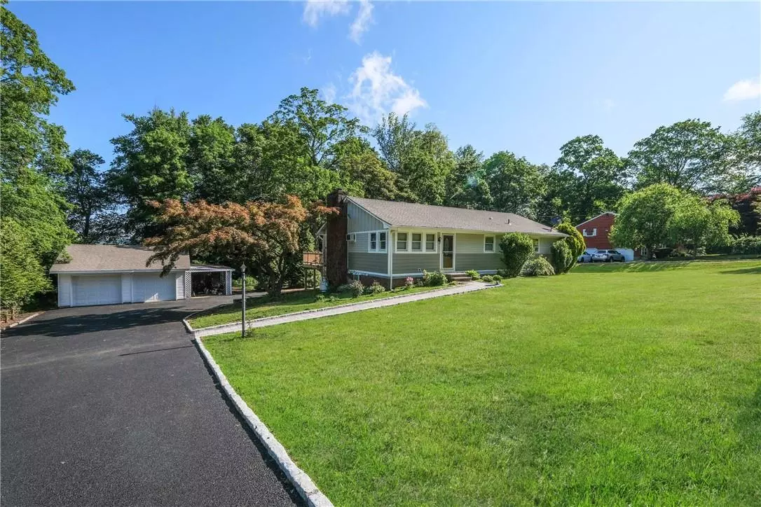 Cortlandt Manor, NY 10567,14 Gabriel DR