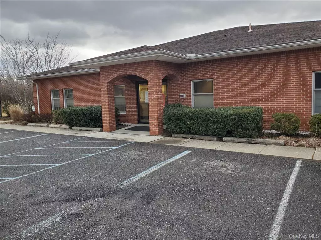 Warwick, NY 10990,214 West ST #11