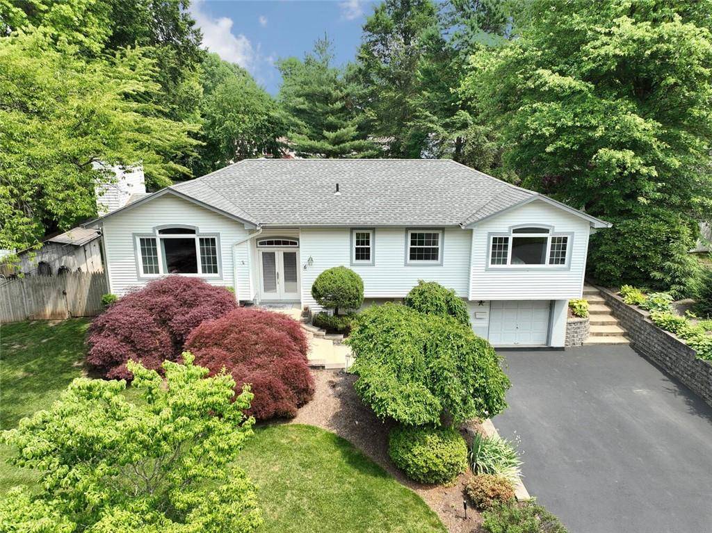 6 Brookhill DR, West Nyack, NY 10994