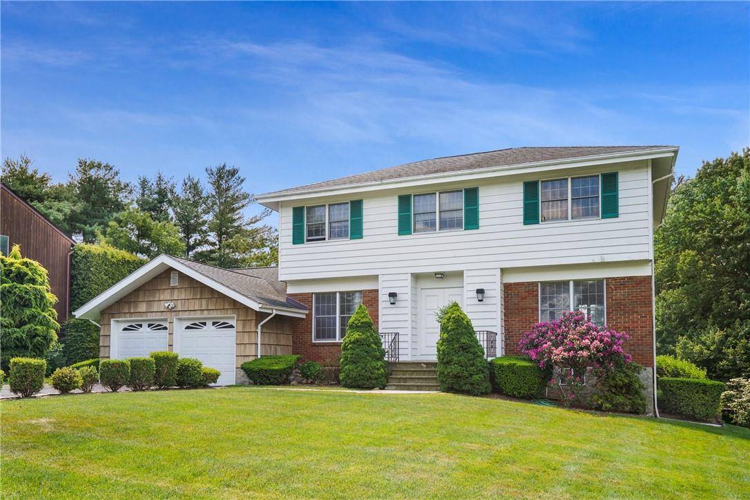 4 Magnolia DR, Rye Brook, NY 10573