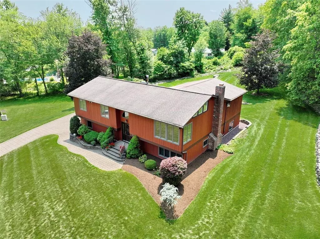 Bardonia, NY 10954,67 Inwood DR
