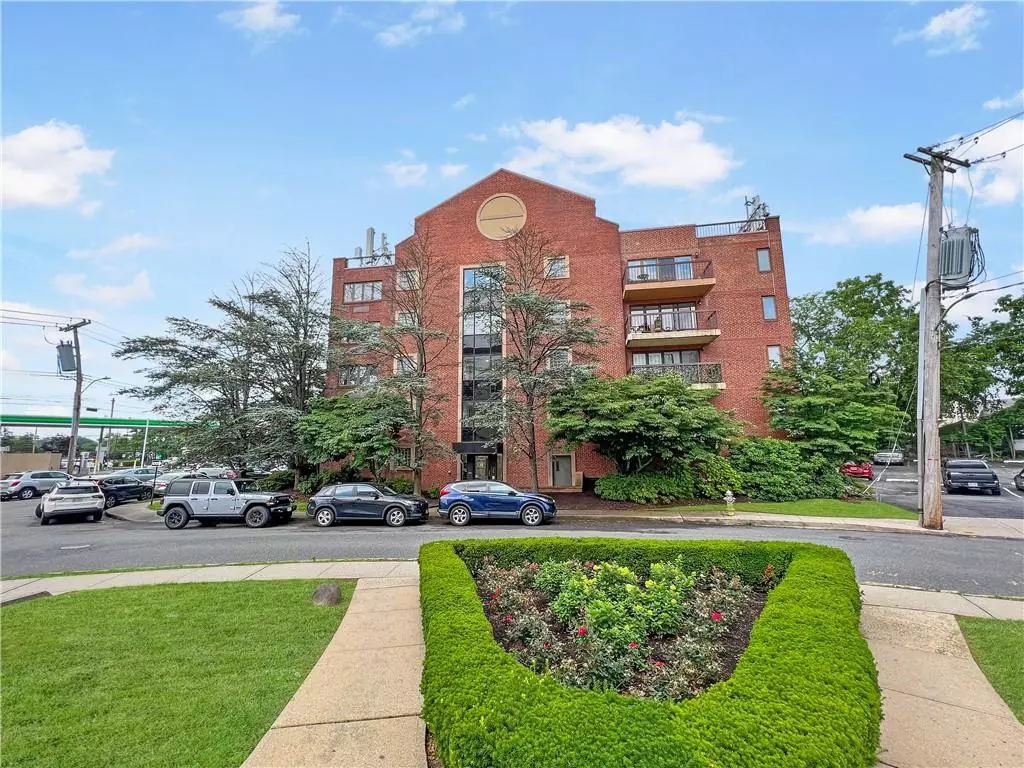 Eastchester, NY 10709,60 Glen RD #2D