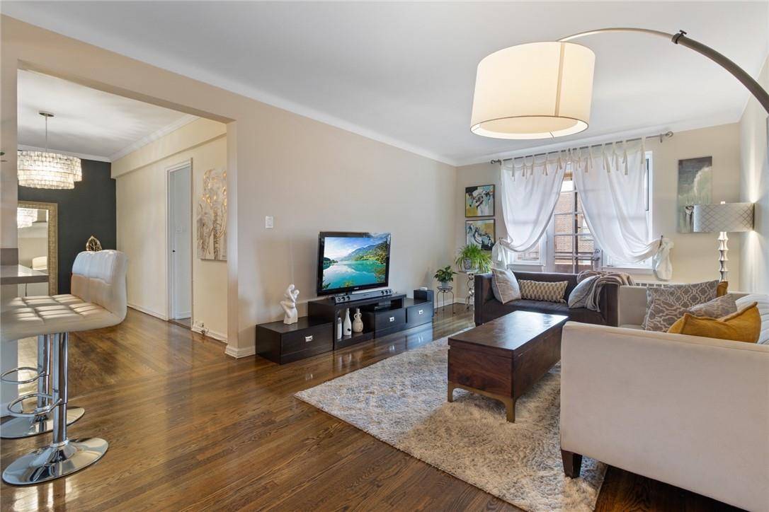 Kew Gardens, NY 11415,83-33 Austin ST #6L