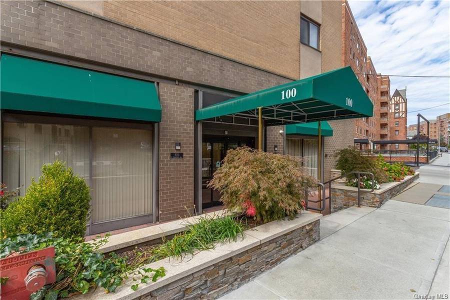 100 E Hartsdale AVE #3IE, Hartsdale, NY 10530