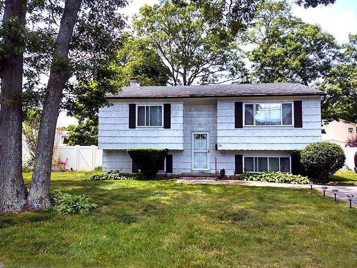 20 Roosevelt AVE, Greenlawn, NY 11740