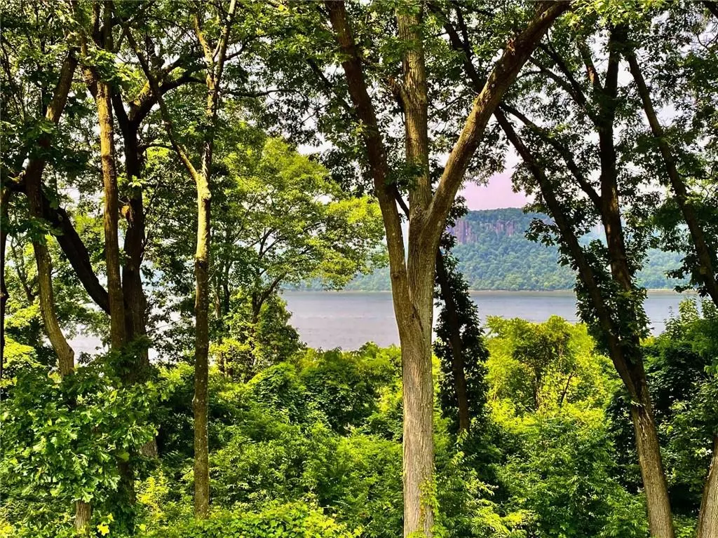 Hastings-on-hudson, NY 10706,8 Riverpointe RD