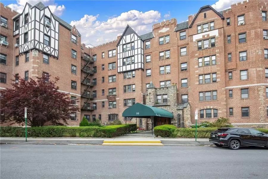 10 Nosband AVE #2M, White Plains, NY 10605