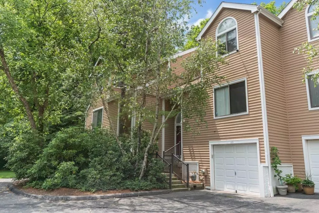 Chappaqua, NY 10514,129 Bayberry Close