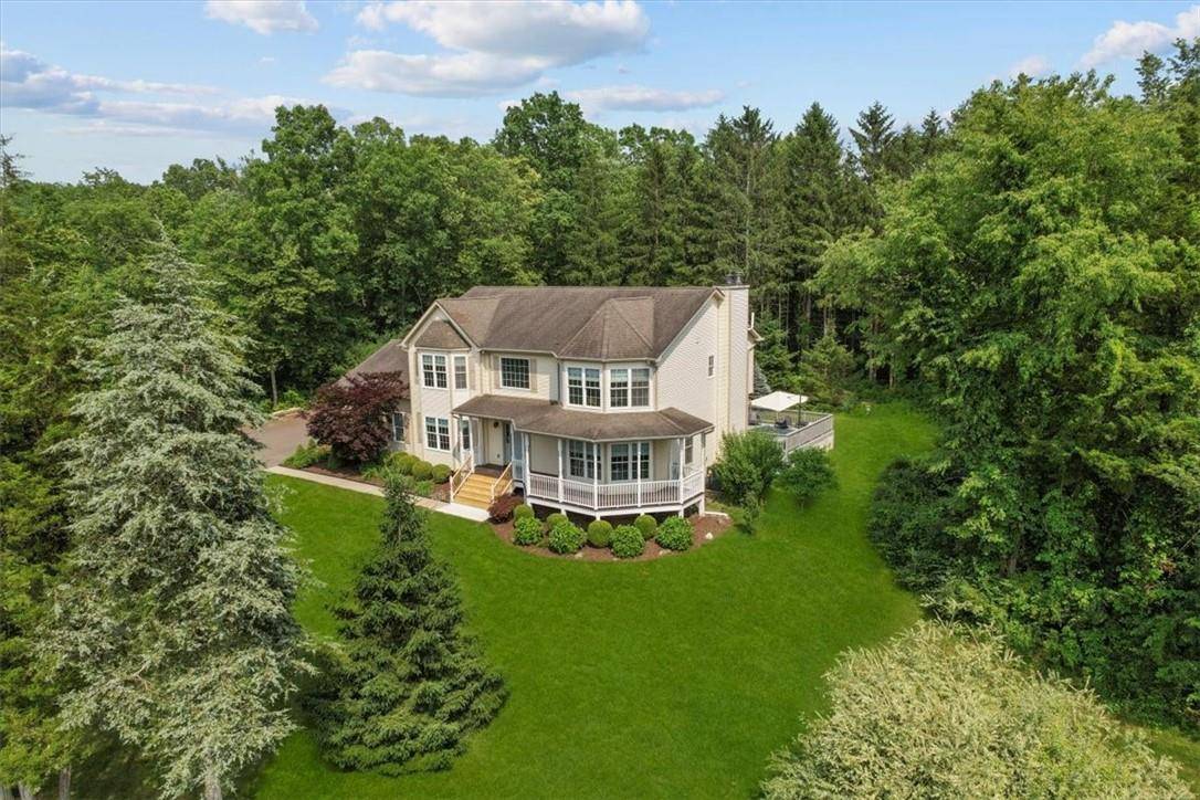 2 Lent DR, New Paltz, NY 12561