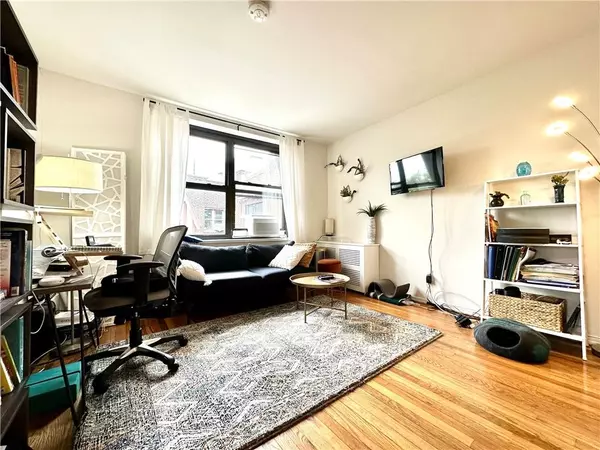 37-55 77th ST #6J, Jackson Heights, NY 11372